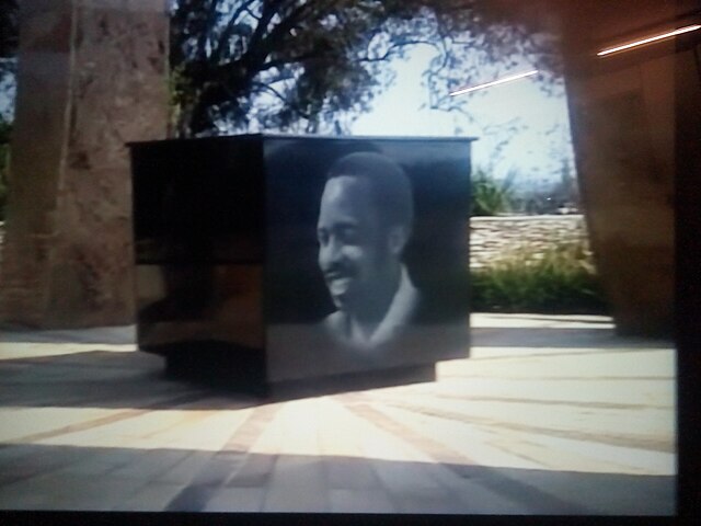 Nqobimfundo